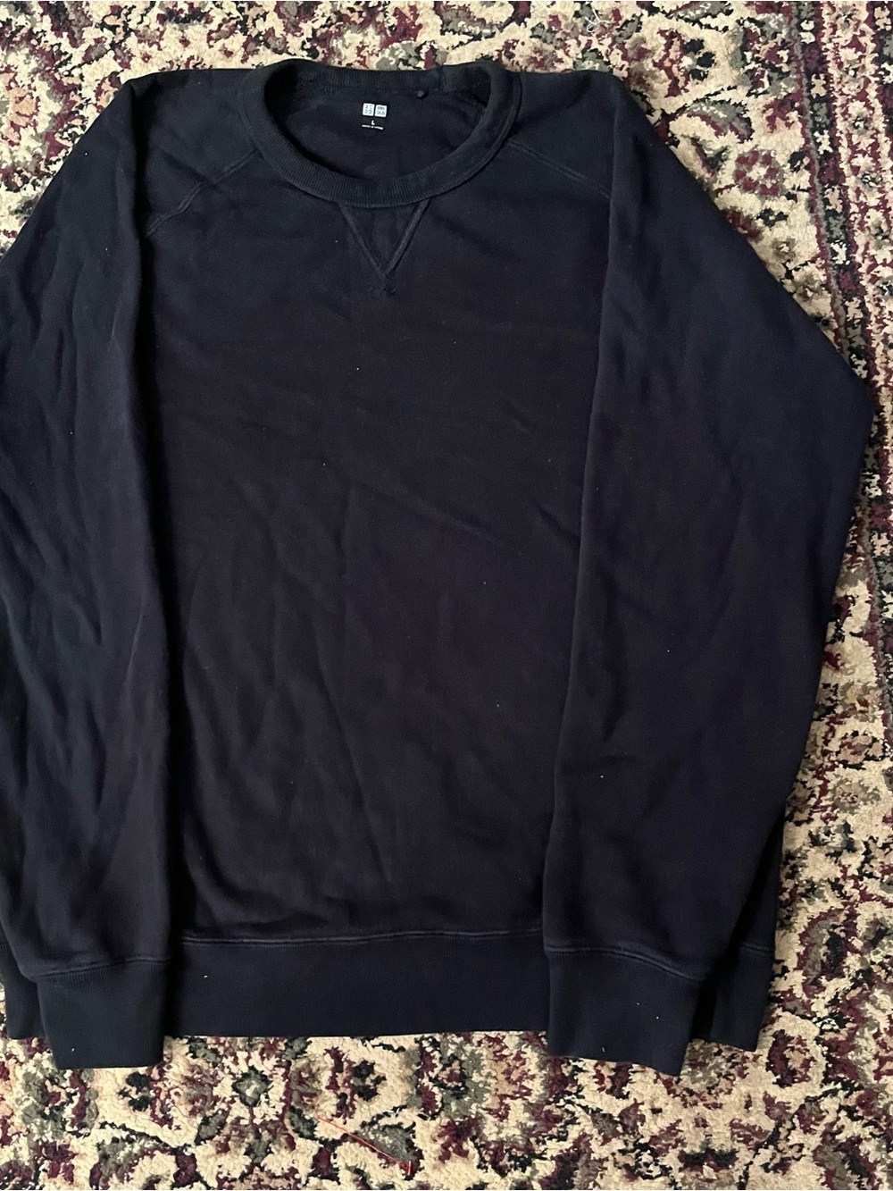 Uniqlo Men's Black Crewneck Pullover Sweatshirt